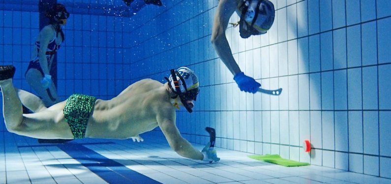 Подводный хоккей и ещё 10 самых странных видов спорта в мире